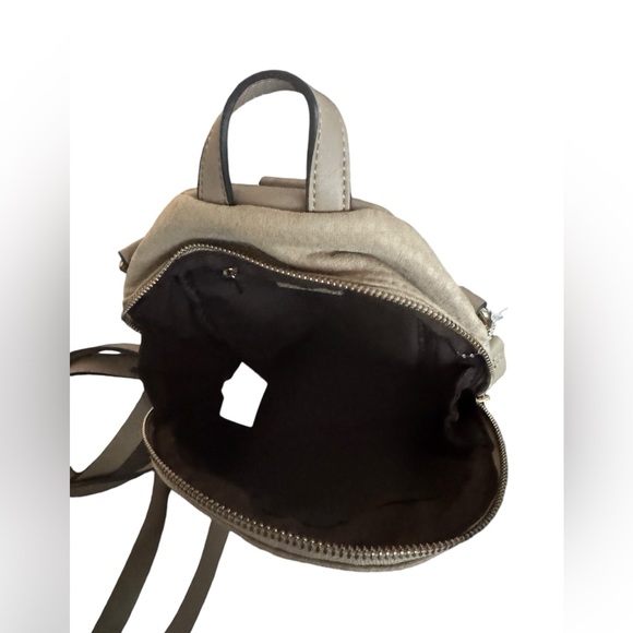 NWOT  Parfois Foxy shoulder, Crossbody, Backpack with matching top zip w… - Picture 4 of 9